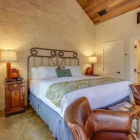 The Blacksmith Quarters On Barrons Creek Hotel